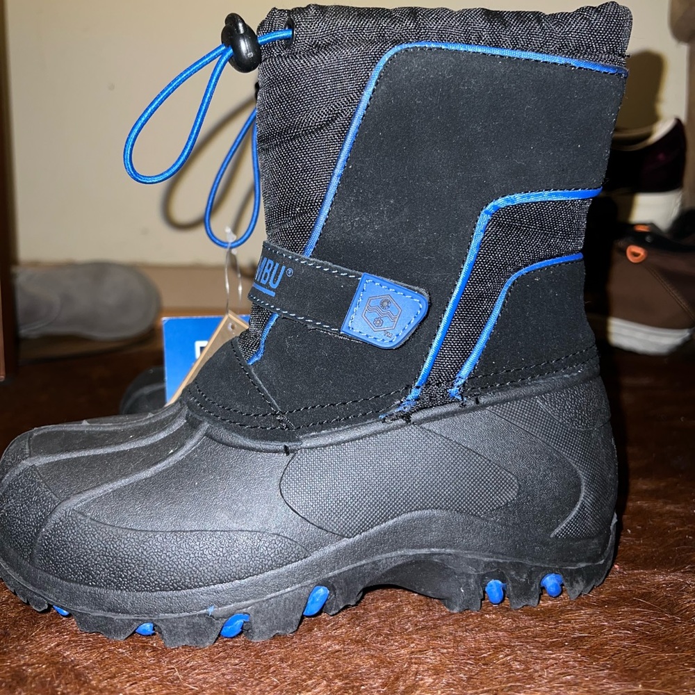 Kid’s snow boots